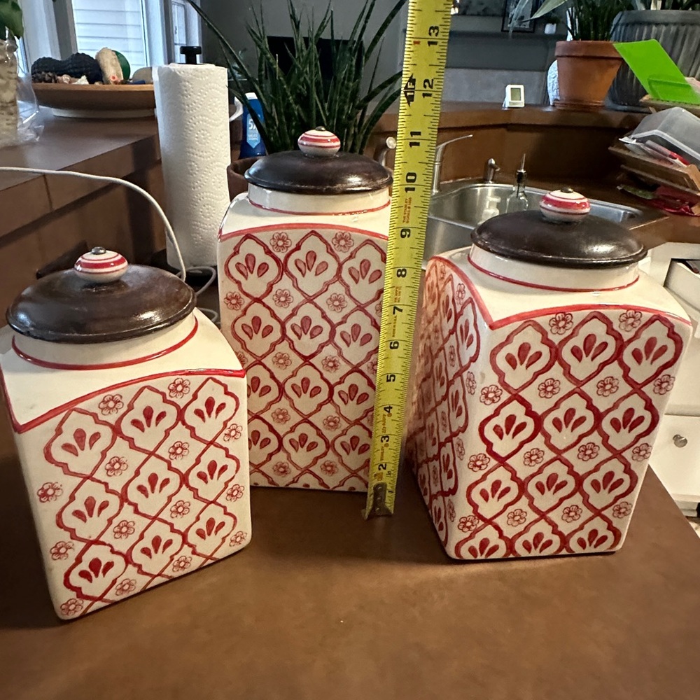 Sundance Red and Cream Ceramic Canister*** 1 of 3 only - Picture 2 of 3